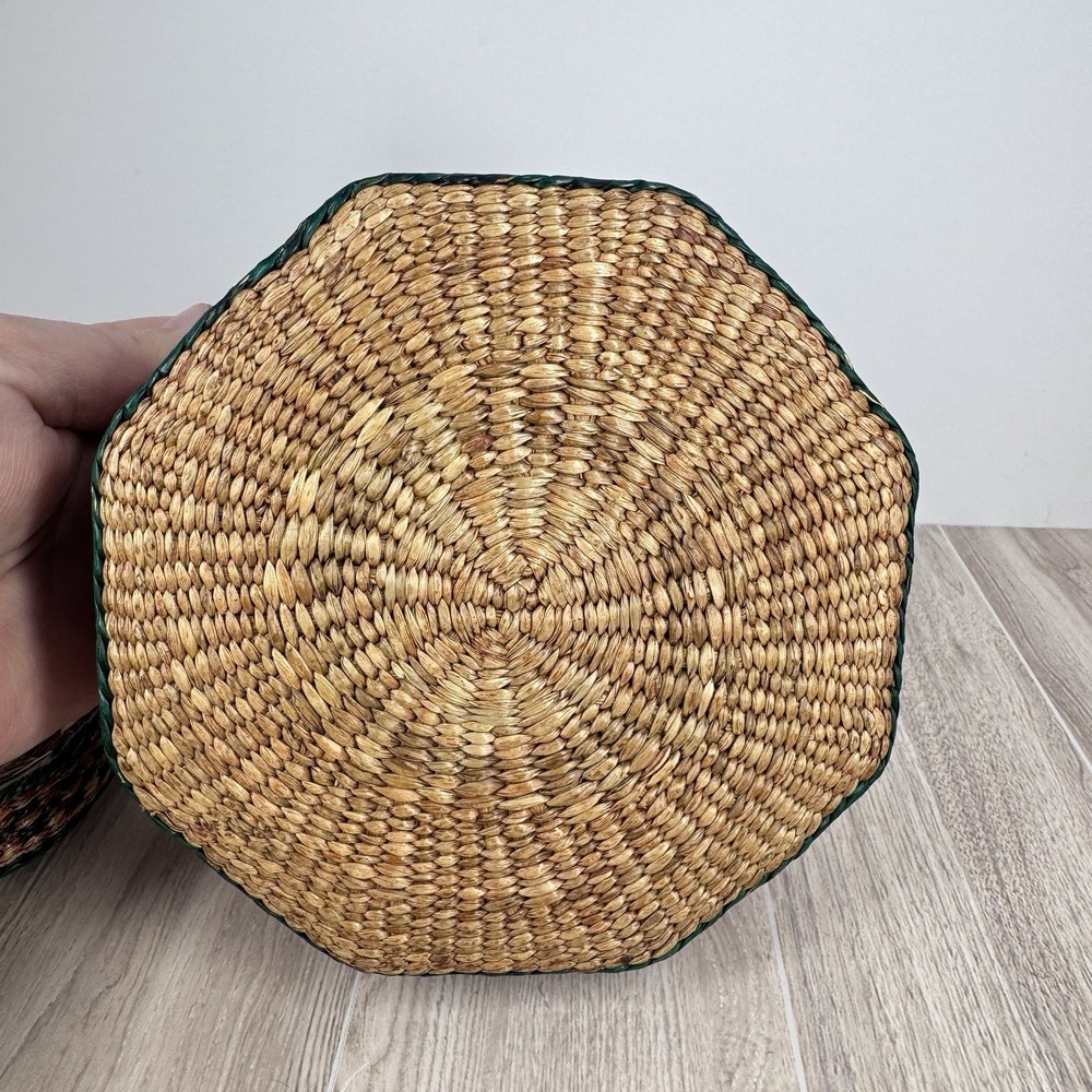 Handwoven Lidded Basket Trinket Box Boho Wicker Storage Basket Decor - Picture 4 of 8